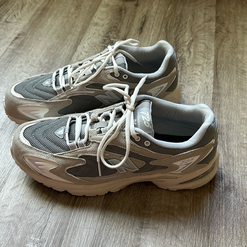 New Balance 725